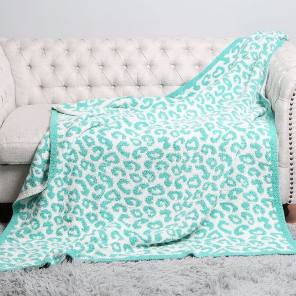 Comfy Luxe Animal Print Blanket - Picture 9 of 11